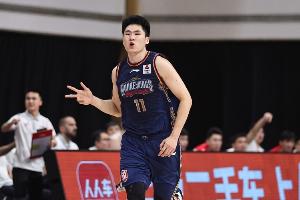 媒体人：同曦接下来应想办法赶在明年夏天之前转让赵柏清的续约权