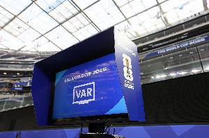 VAR机构：FIFA正研究友谊赛暴力行为红牌，球员将在正式赛事停赛