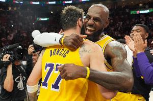 圣诞大战客战湖人！蒂格：老詹告诉联盟 想在家陪孩子拆圣诞礼物