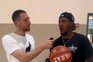查尔莫斯：乔丹是GOAT 在我看来GOAT就应该关键时刻敢于出手